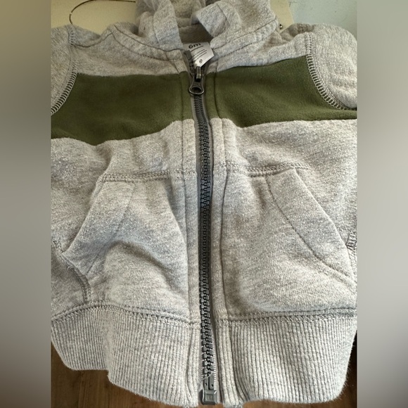 🦋Gray Zip Up Hoodie - Picture 5 of 6